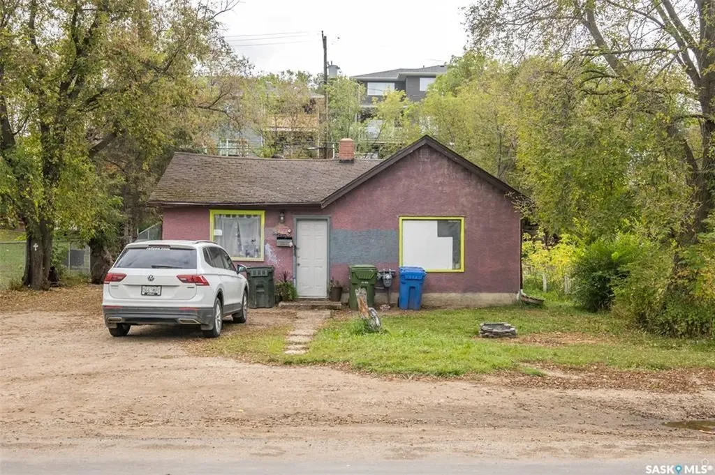 325 15th Street W Prince Albert SK S6V 4A2