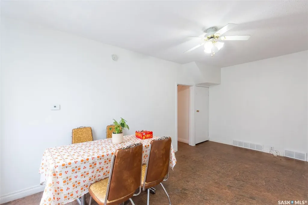 404 Fairford Street W Moose Jaw SK S6H 1W2