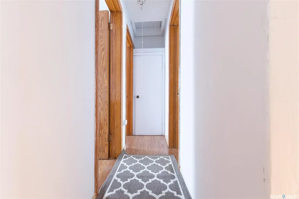 404 Fairford Street W Moose Jaw SK S6H 1W2