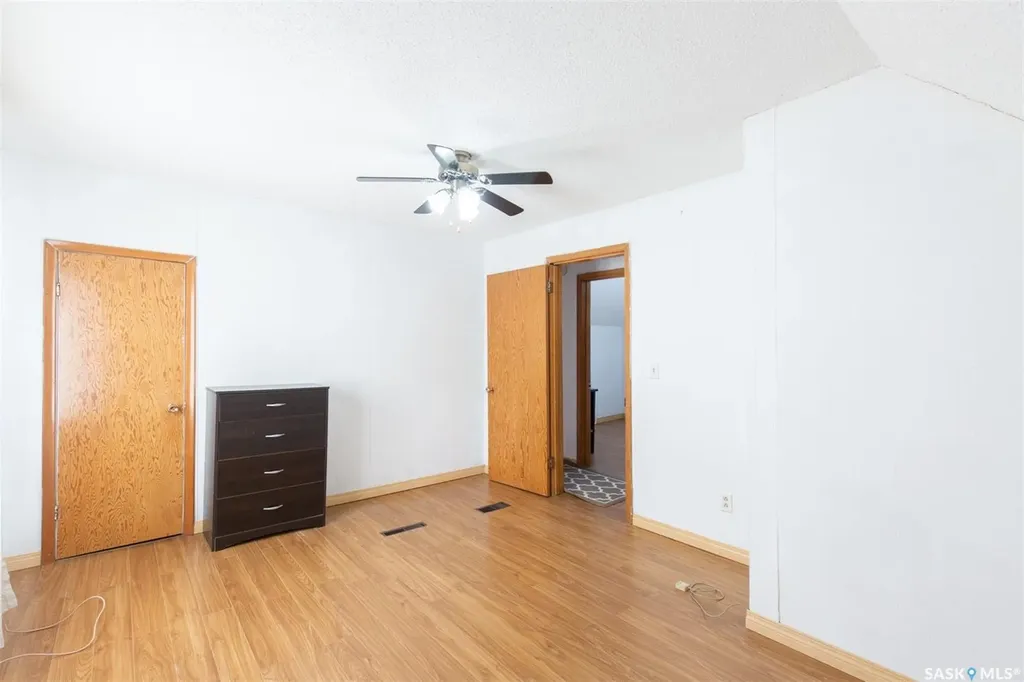 404 Fairford Street W Moose Jaw SK S6H 1W2