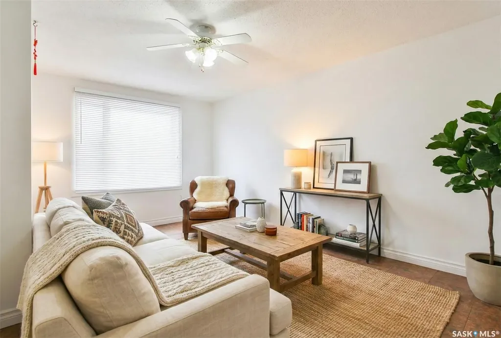 404 Fairford Street W Moose Jaw SK S6H 1W2