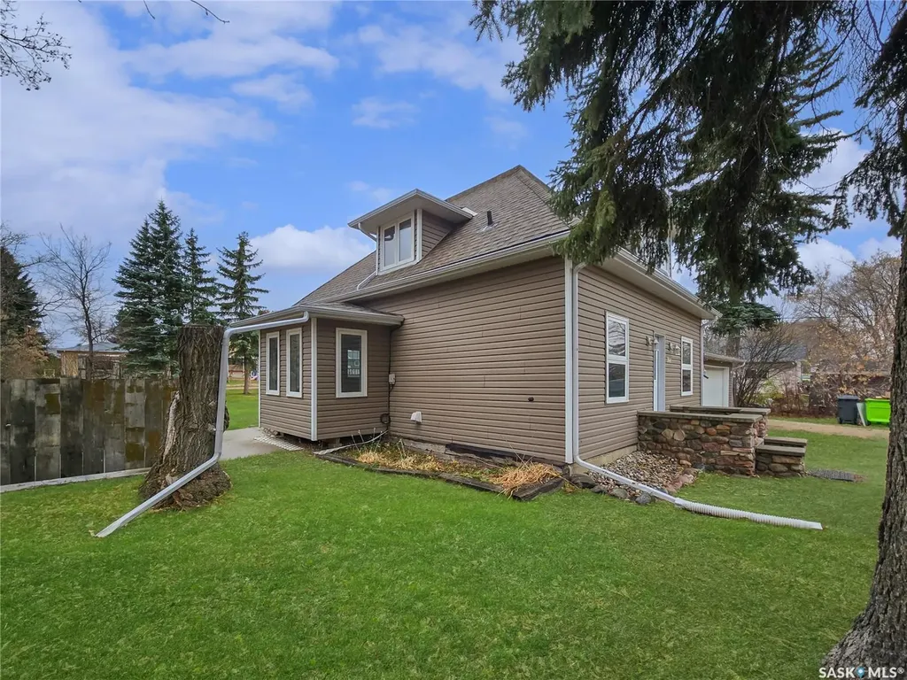 304 Eberts Street Indian Head SK S0G 2K0