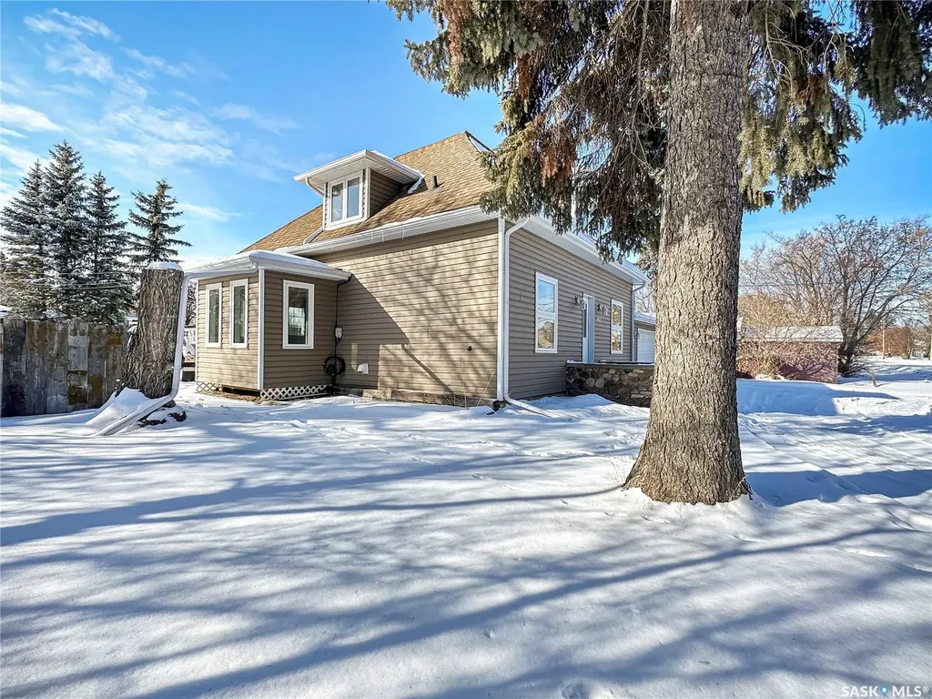 304 Eberts Street Indian Head SK S0G 2K0