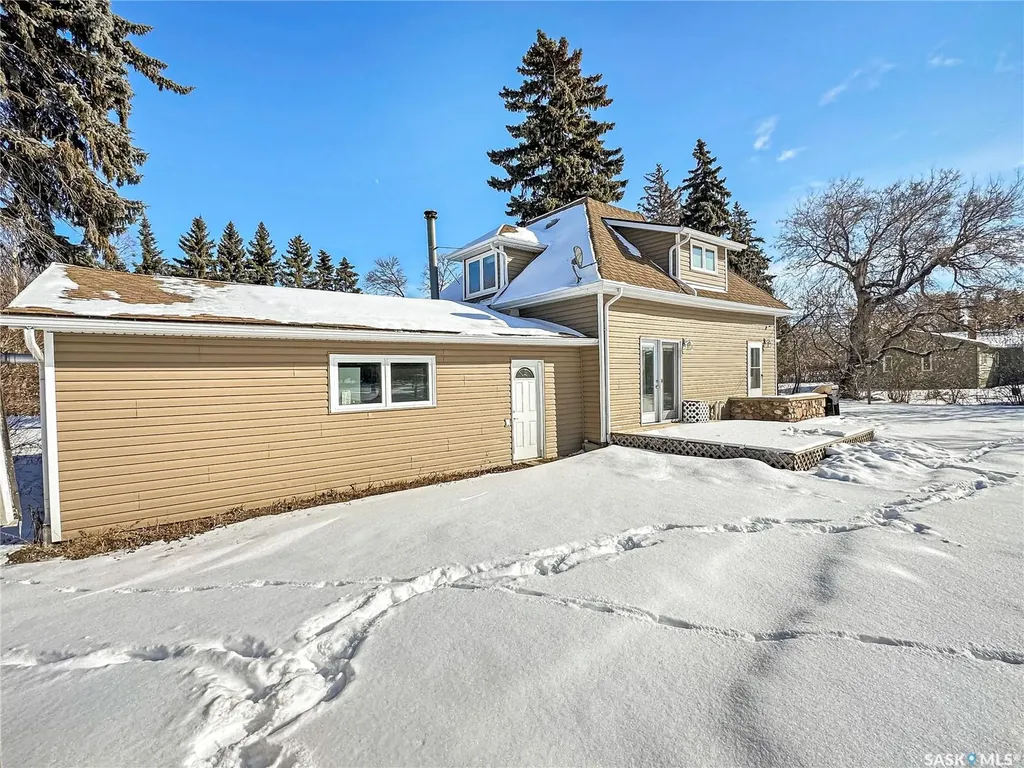 304 Eberts Street Indian Head SK S0G 2K0