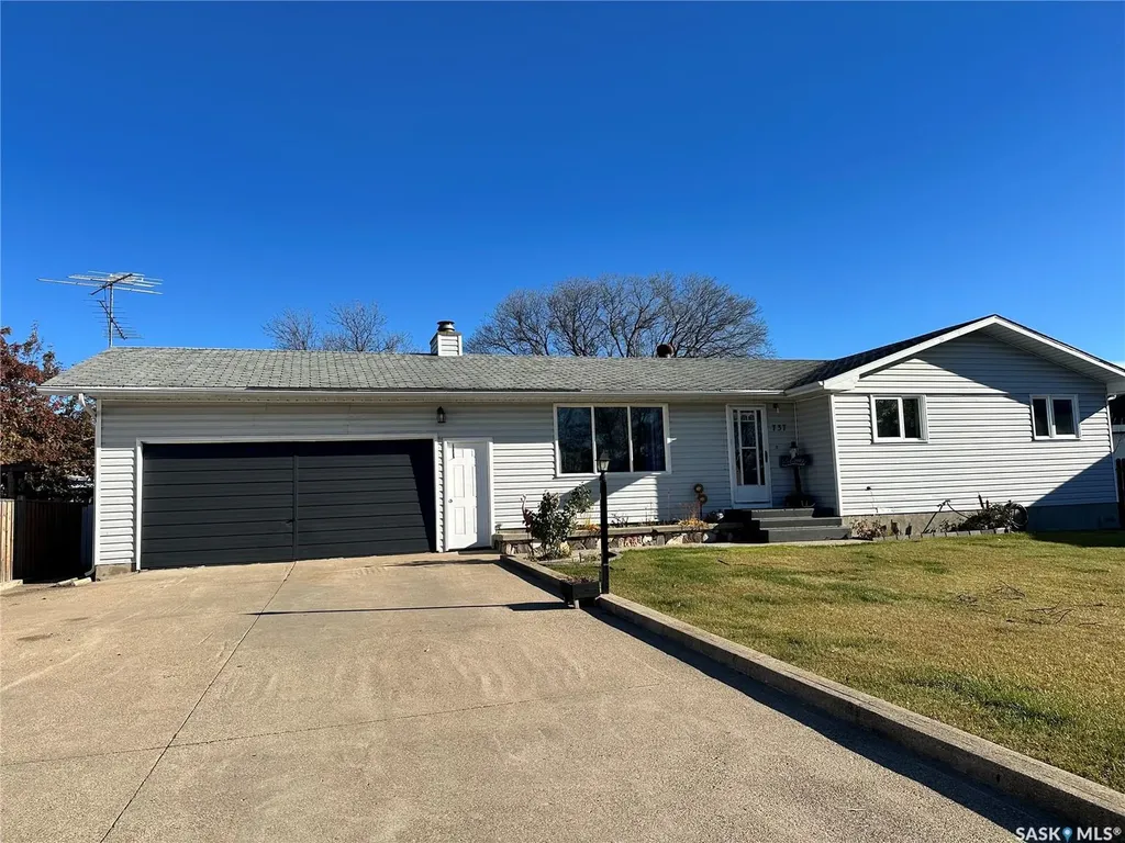 737 Willow Place Hudson Bay SK S0E 0Y0