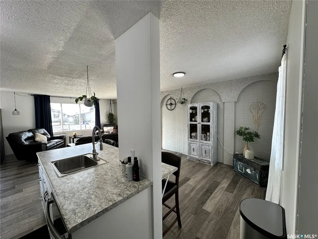 737 Willow Place Hudson Bay SK S0E 0Y0