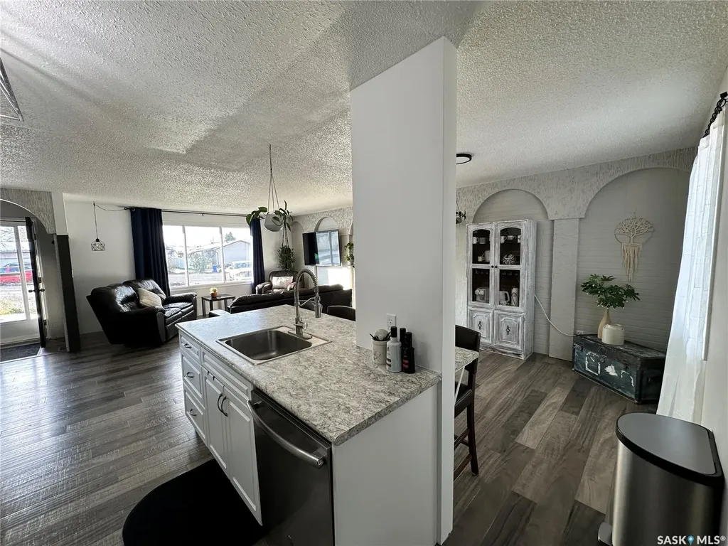737 Willow Place Hudson Bay SK S0E 0Y0