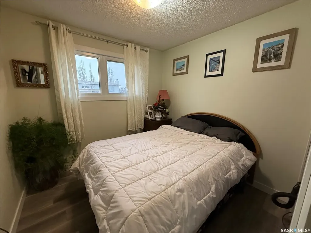 912 Larson Crescent Eston SK S0L 1A0