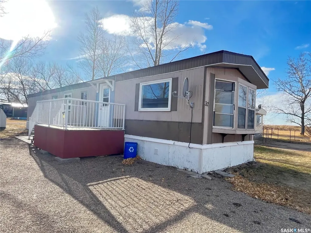 32 Rural Address Maple Creek SK S0N 1N0