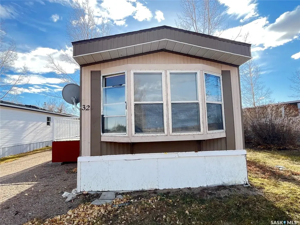 32 Rural Address Maple Creek SK S0N 1N0