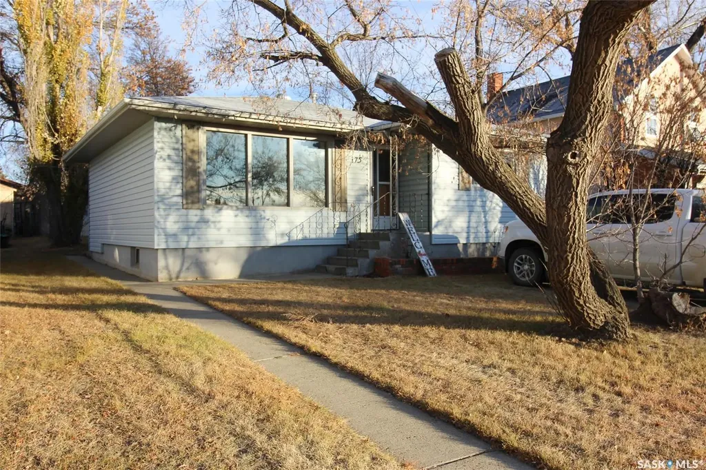 175 6th Avenue W Shaunavon SK S0N 2M0