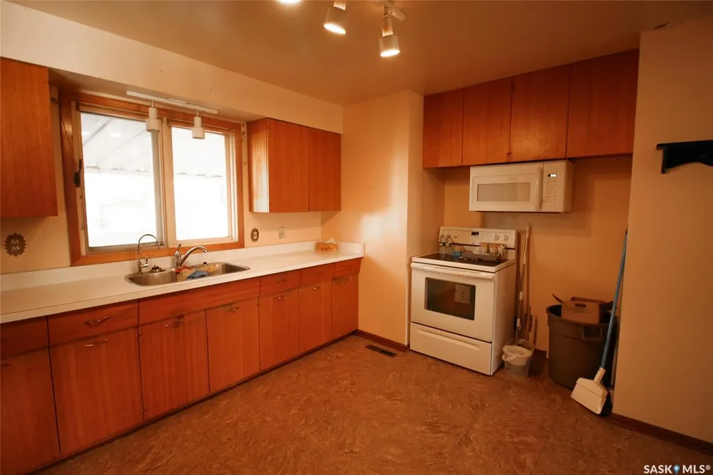 175 6th Avenue W Shaunavon SK S0N 2M0