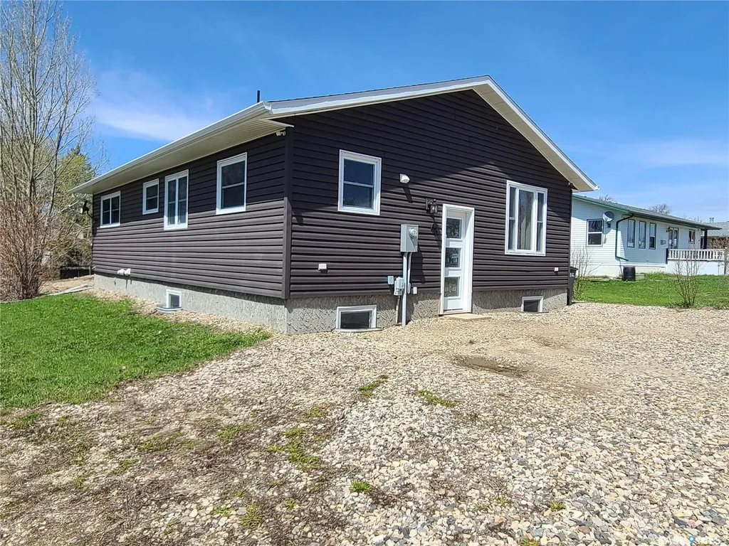 46 Newcombe Street Manor SK S0C 1R0