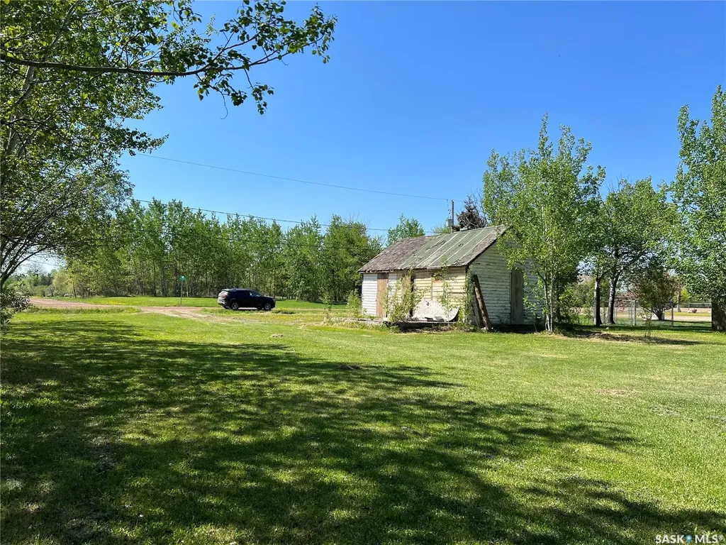707 4th Avenue E Meadow Lake SK S9X 1J1