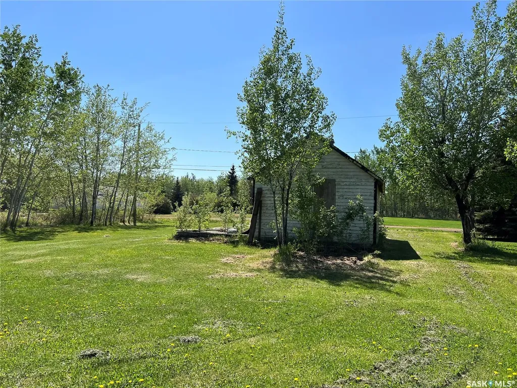 707 4th Avenue E Meadow Lake SK S9X 1J1