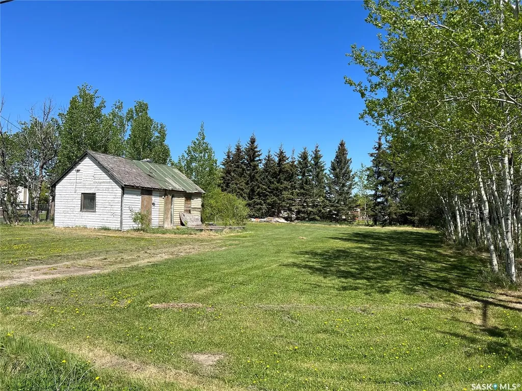 707 4th Avenue E Meadow Lake SK S9X 1J1