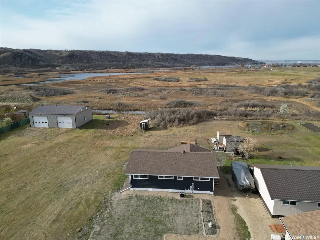 17 Larocque Drive Katepwa Beach SK S0G 2Y0