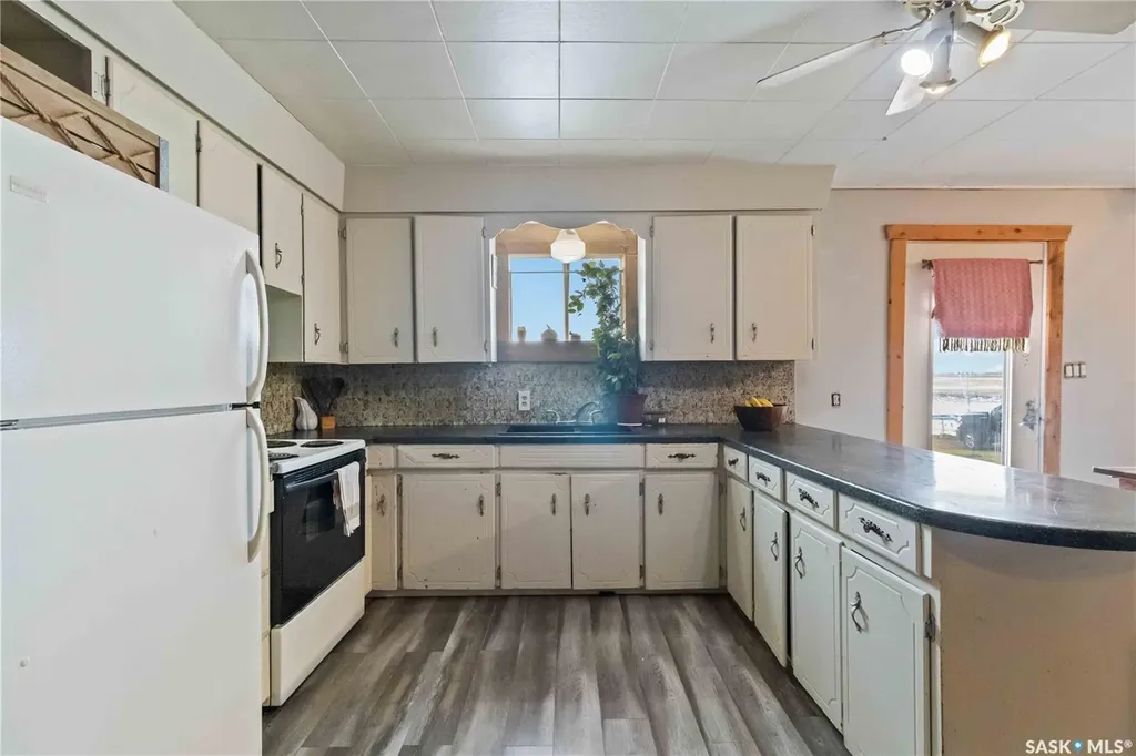 NW27 -45-6 W 3rd 40 Highway Blaine Lake SK S0J 1R0