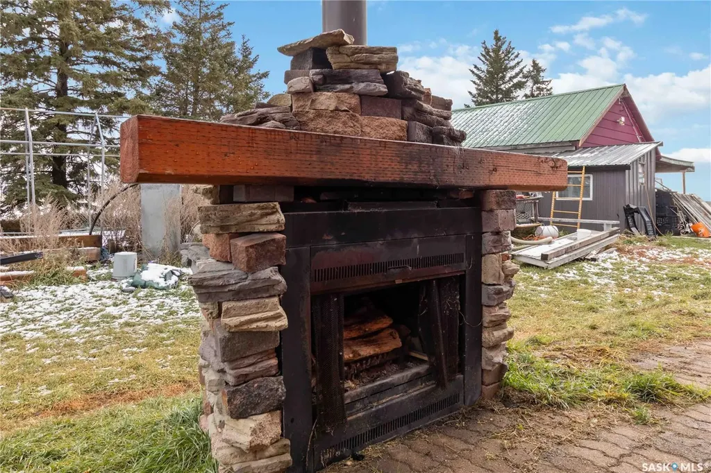 NW27 -45-6 W 3rd 40 Highway Blaine Lake SK S0J 1R0