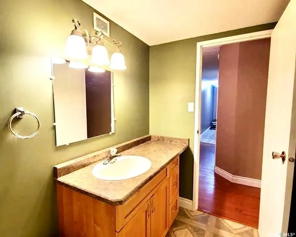 47 Centennial Street Regina SK S4S 6P8