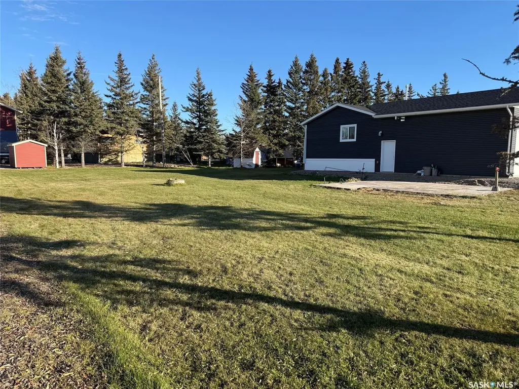 #6 Pine Crescent Candle Lake SK S0J 3E0