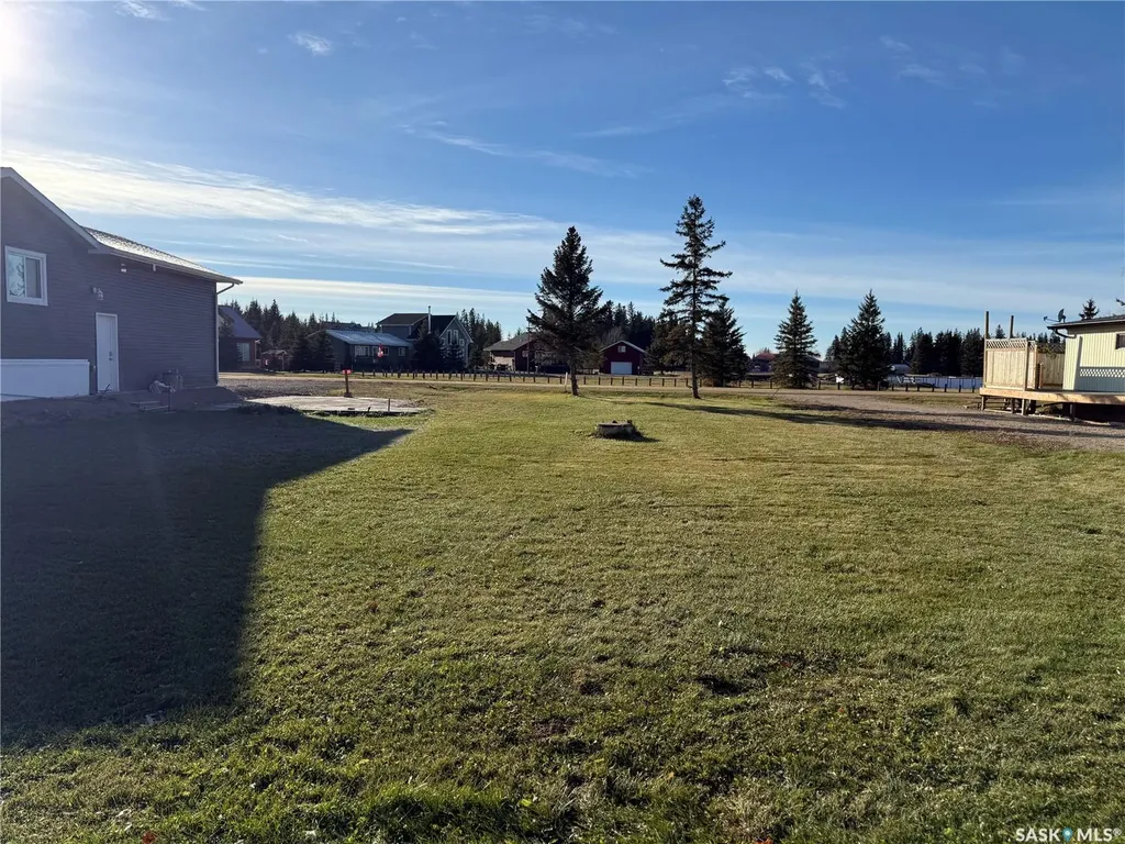 #6 Pine Crescent Candle Lake SK S0J 3E0