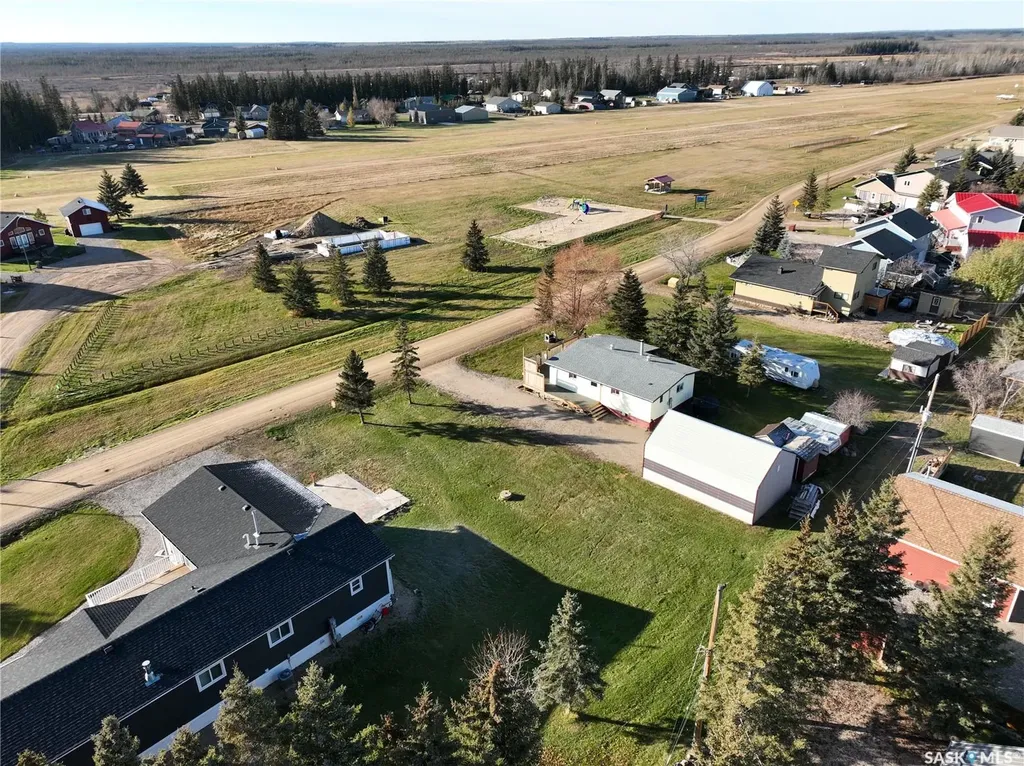#6 Pine Crescent Candle Lake SK S0J 3E0