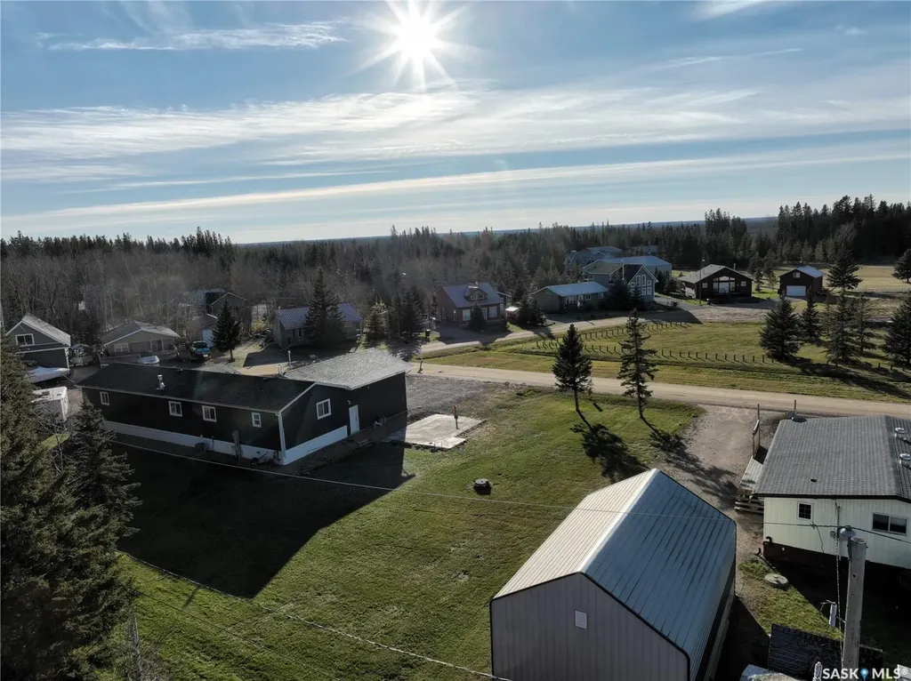 #6 Pine Crescent Candle Lake SK S0J 3E0