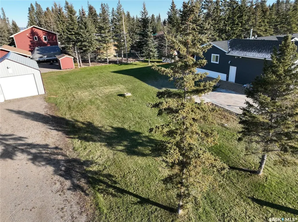 #6 Pine Crescent Candle Lake SK S0J 3E0