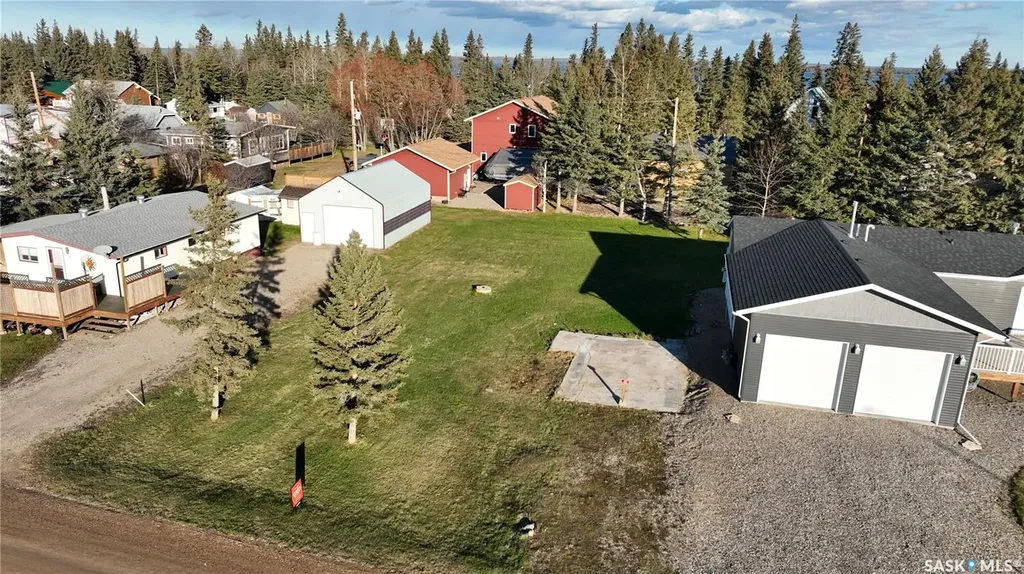#6 Pine Crescent Candle Lake SK S0J 3E0