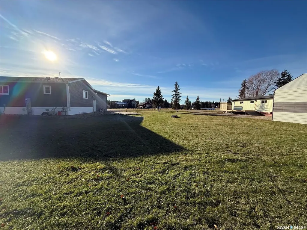 #6 Pine Crescent Candle Lake SK S0J 3E0