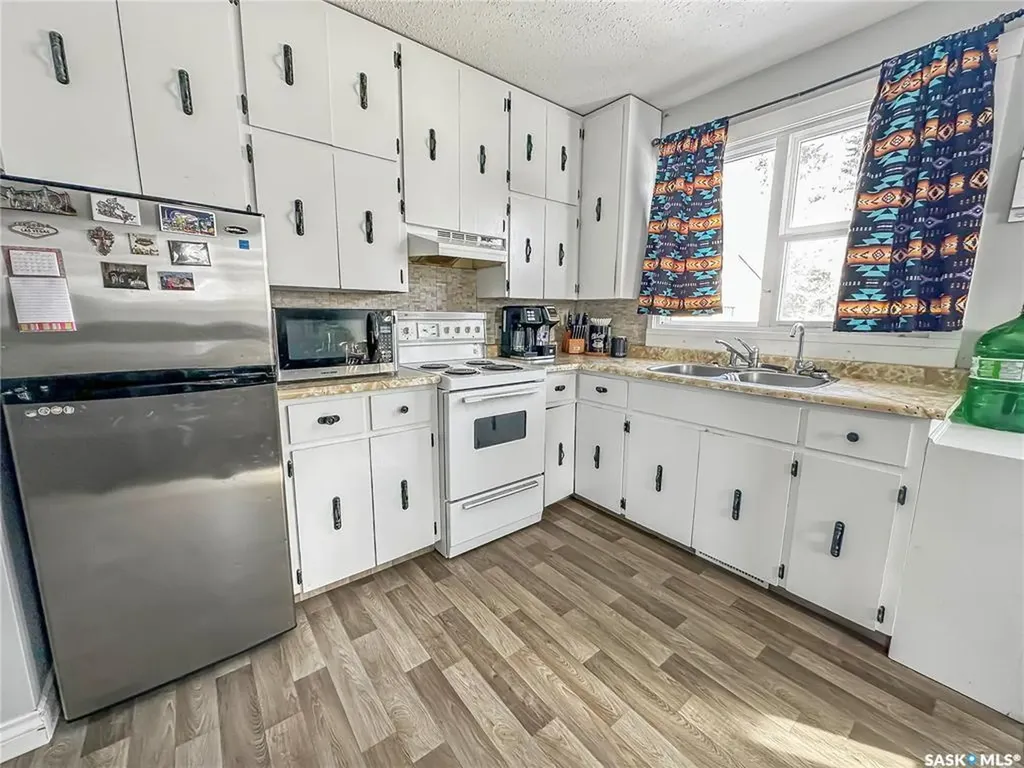 509 5th Avenue Whitewood SK S0G 5C0