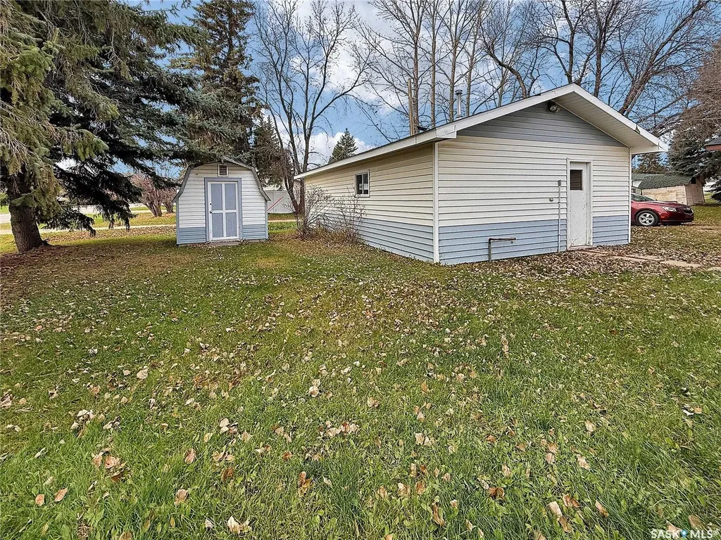509 5th Avenue Whitewood SK S0G 5C0