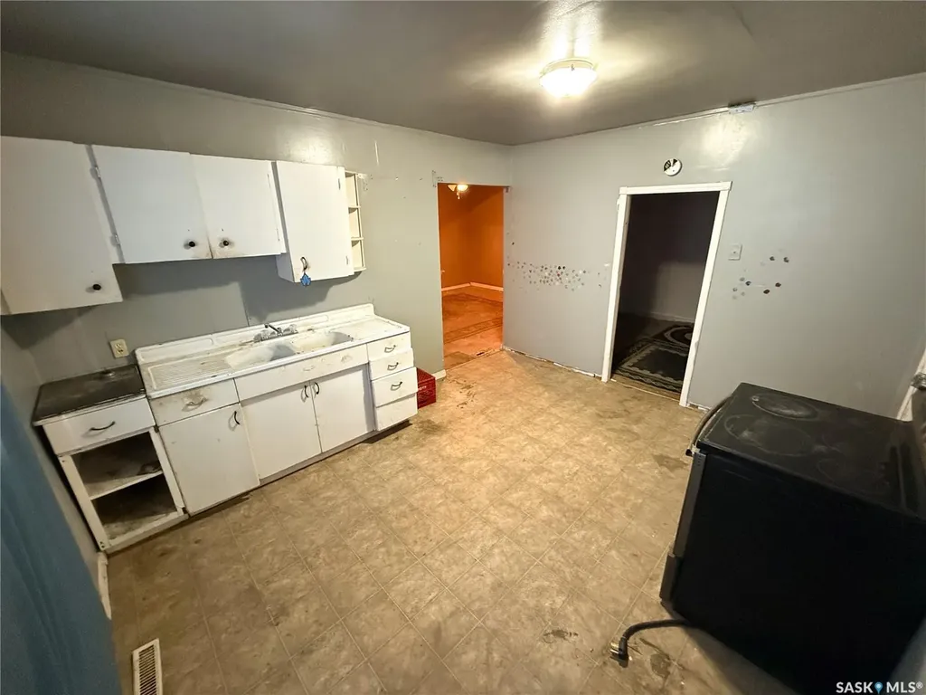 121 1st Avenue W Shaunavon SK S0N 2M0
