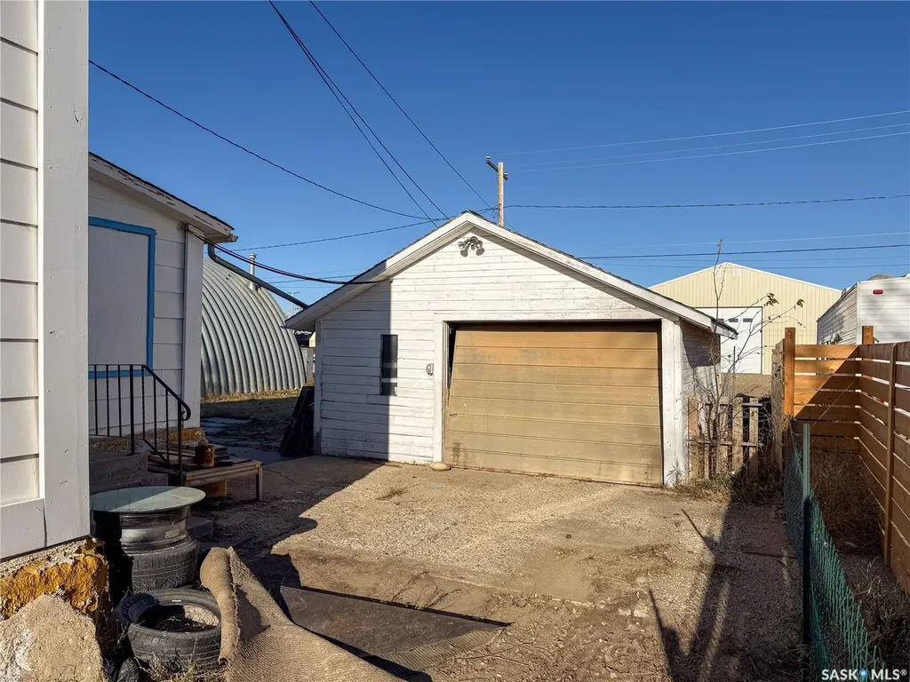 121 1st Avenue W Shaunavon SK S0N 2M0