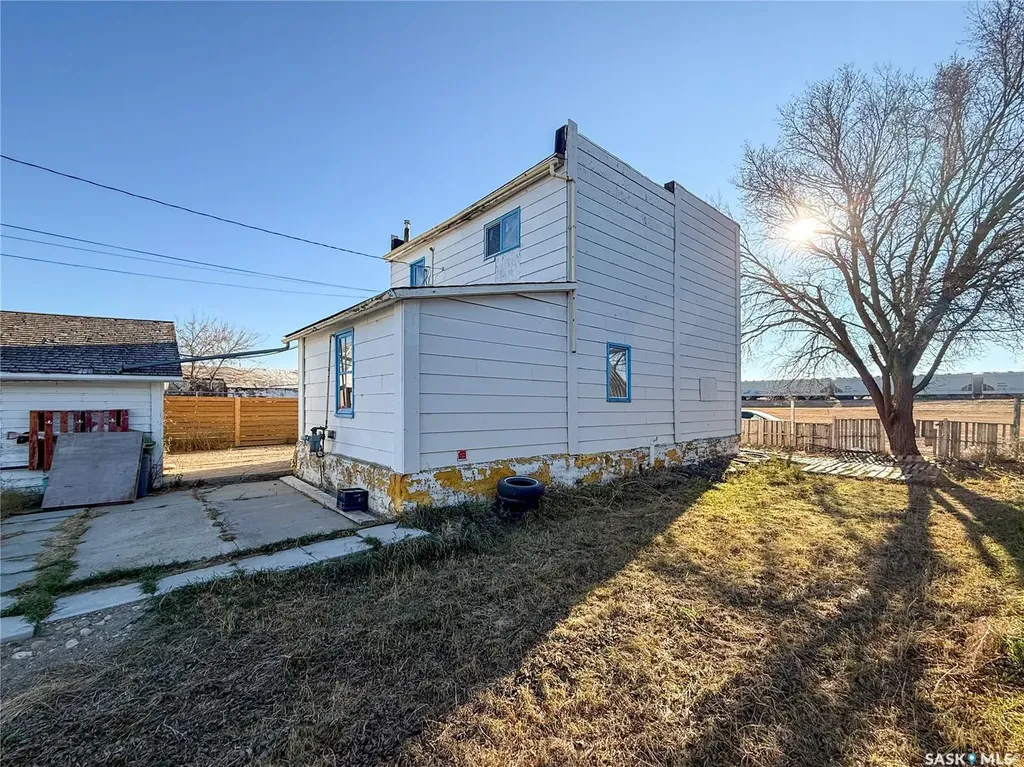121 1st Avenue W Shaunavon SK S0N 2M0