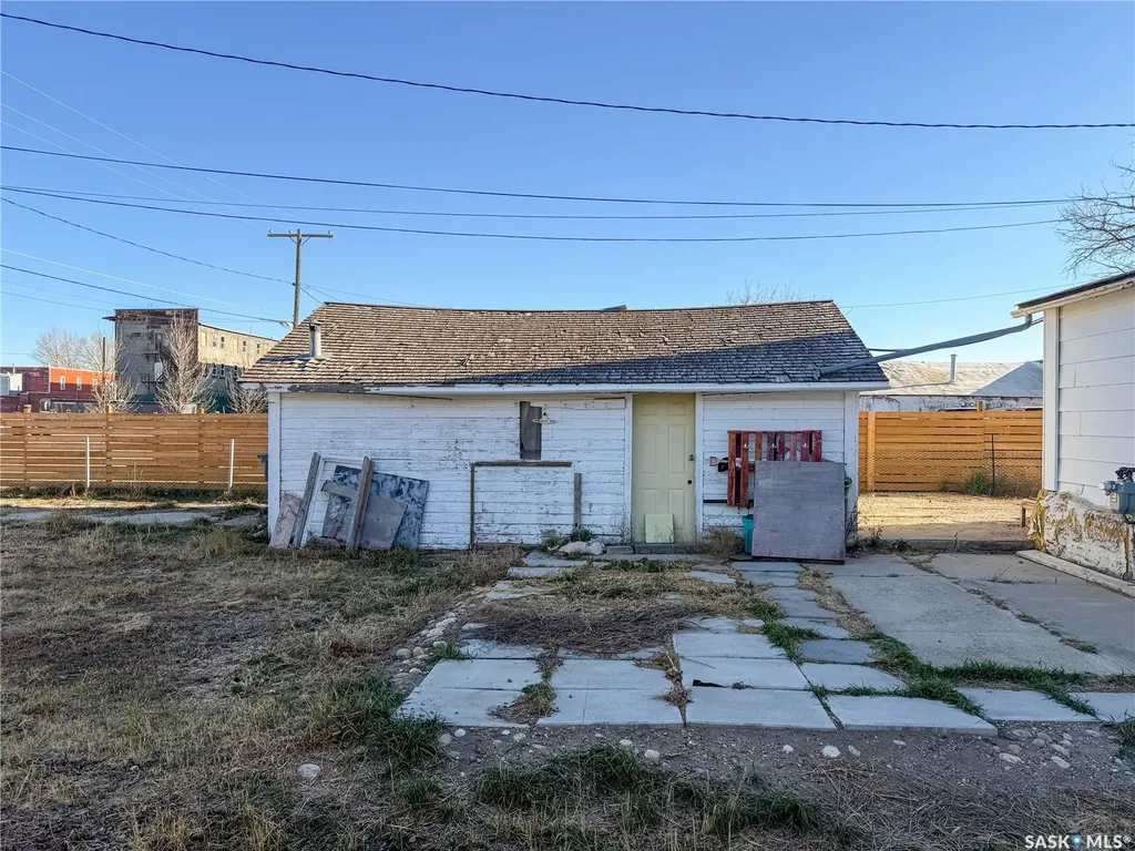 121 1st Avenue W Shaunavon SK S0N 2M0