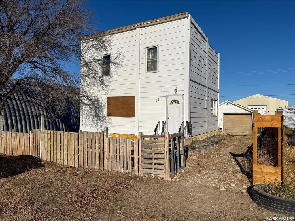 121 1st Avenue W Shaunavon SK S0N 2M0