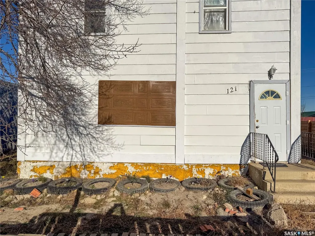 121 1st Avenue W Shaunavon SK S0N 2M0