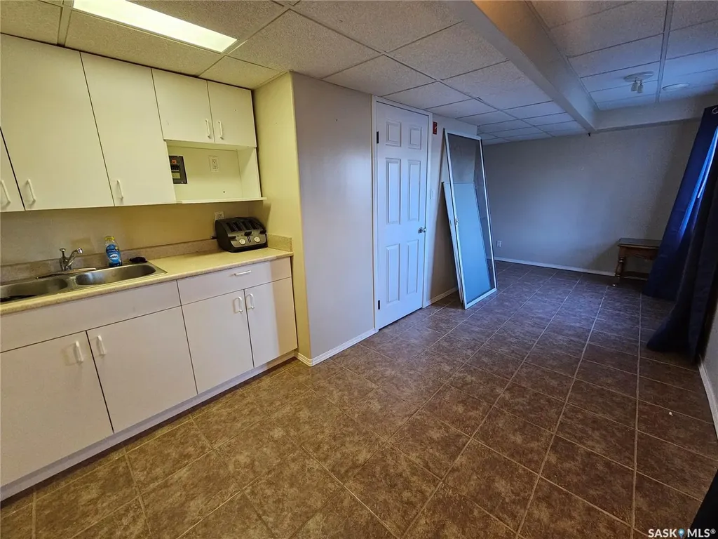 807 3rd Avenue W Meadow Lake SK S9X 1A2