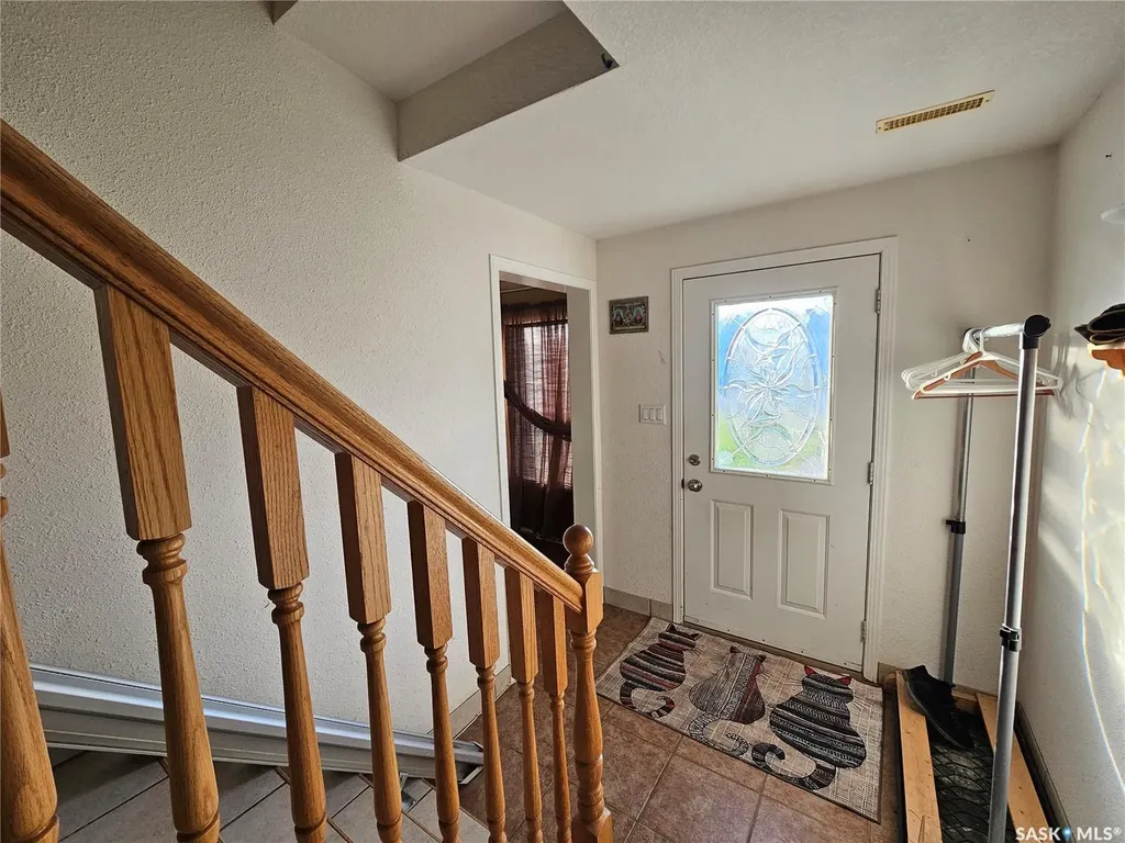 807 3rd Avenue W Meadow Lake SK S9X 1A2