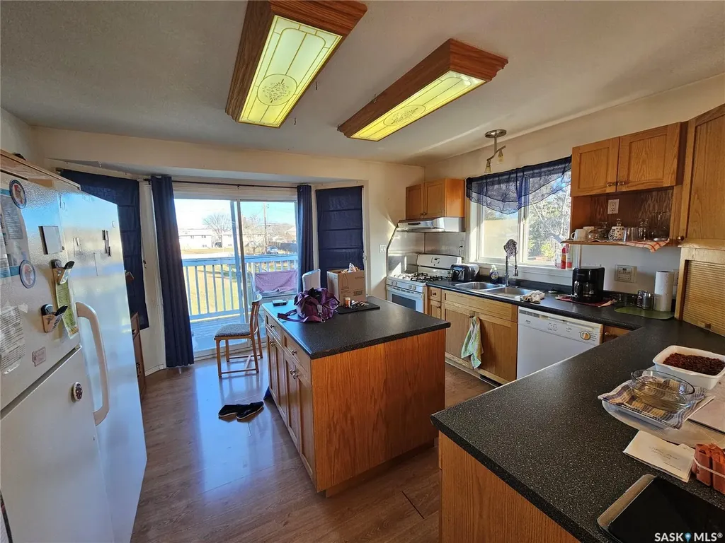 807 3rd Avenue W Meadow Lake SK S9X 1A2