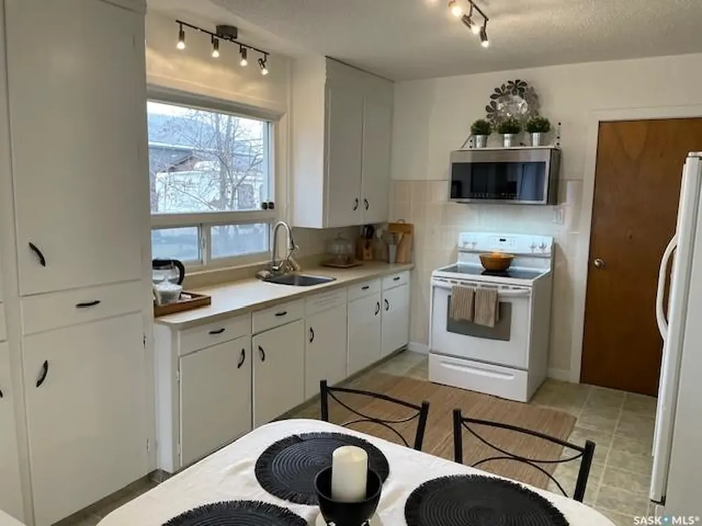 410 1st Street Kipling SK S0G 2S0