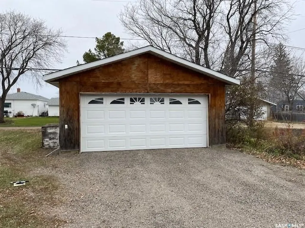 410 1st Street Kipling SK S0G 2S0