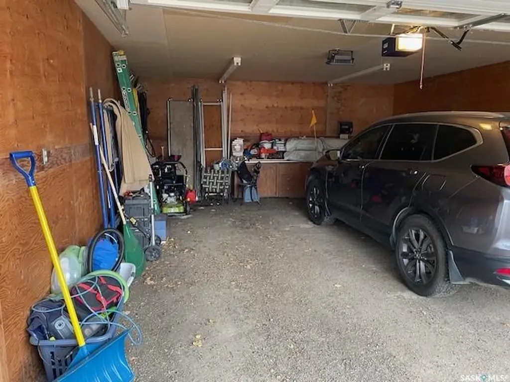 410 1st Street Kipling SK S0G 2S0