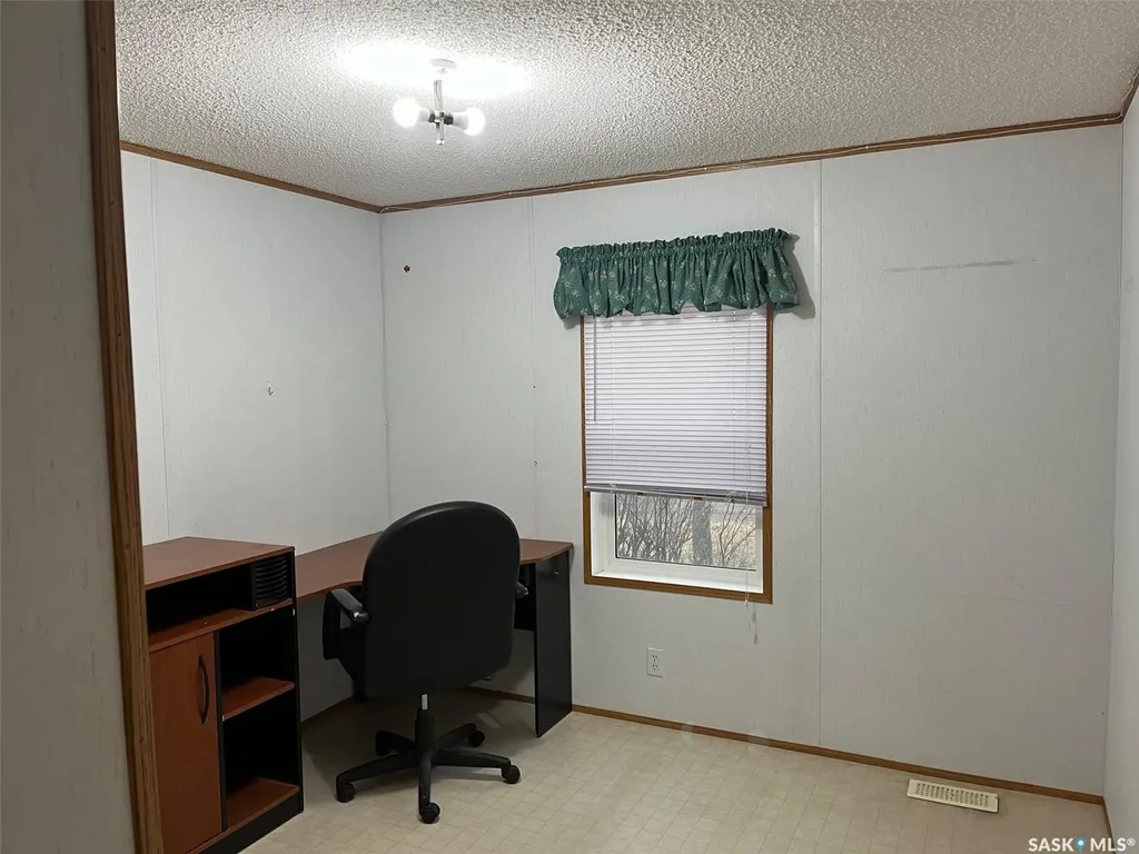 118 2 Avenue E Lafleche SK S0H 2K0