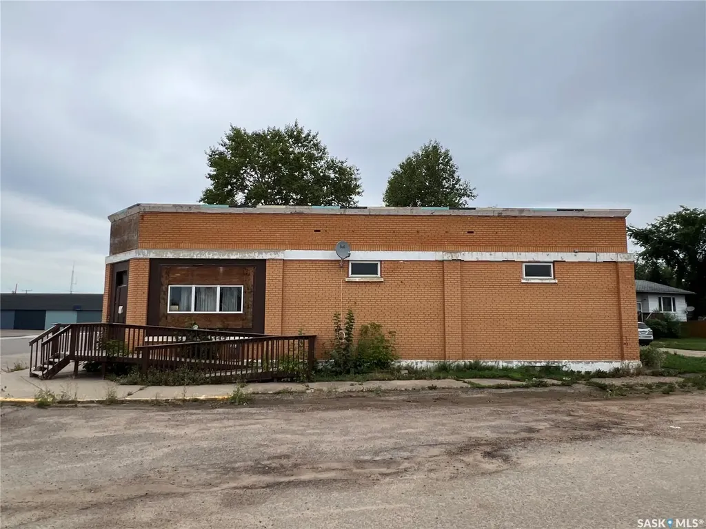 401 3rd Avenue E Meadow Lake SK S9X 1P6