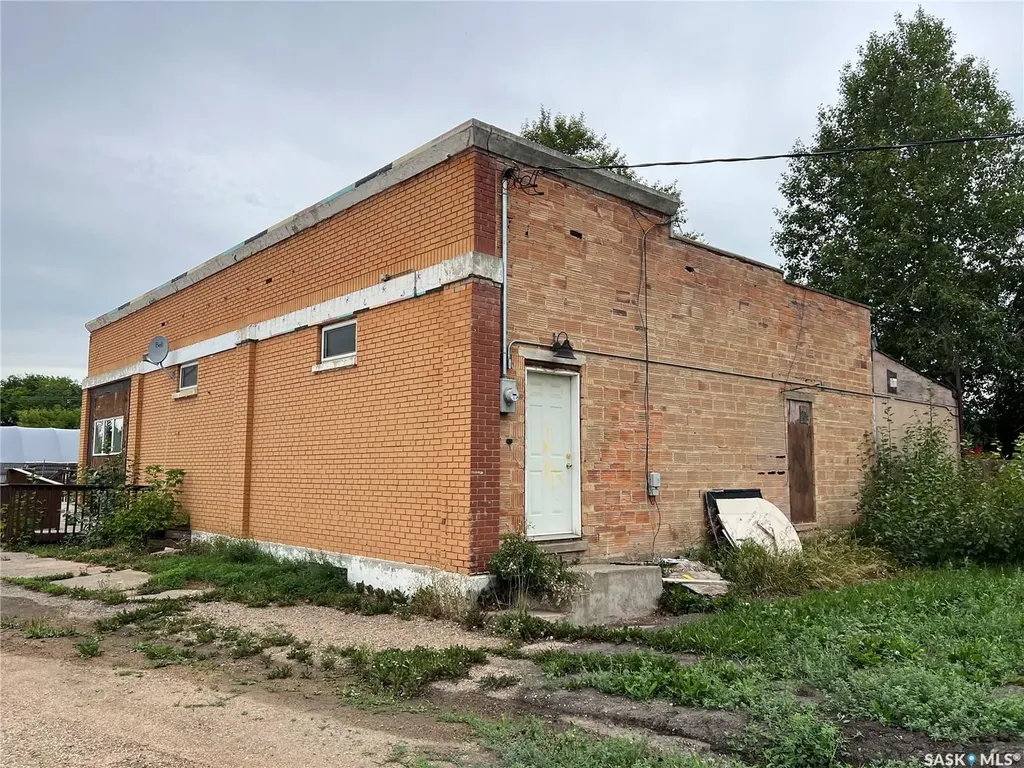 401 3rd Avenue E Meadow Lake SK S9X 1P6