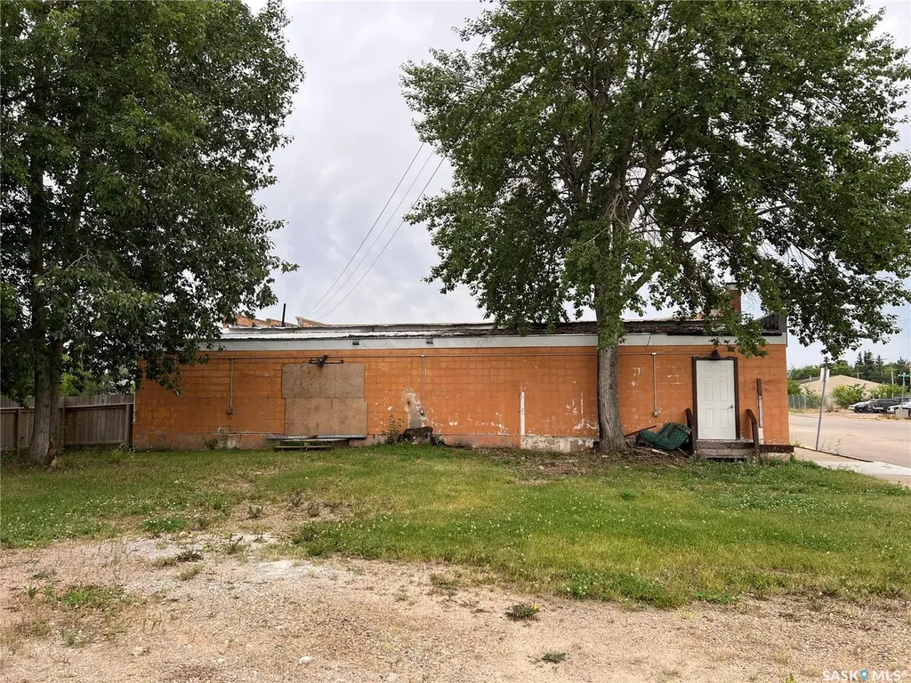 401 3rd Avenue E Meadow Lake SK S9X 1P6