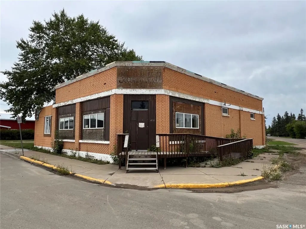 401 3rd Avenue E Meadow Lake SK S9X 1P6